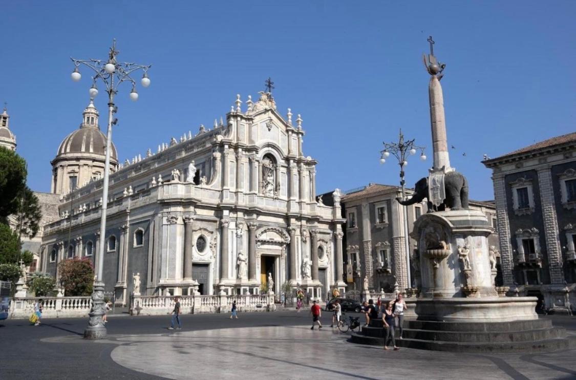 Bed & Breakfast Nobilesuite Aeroporto di Catania Fontana Rossa